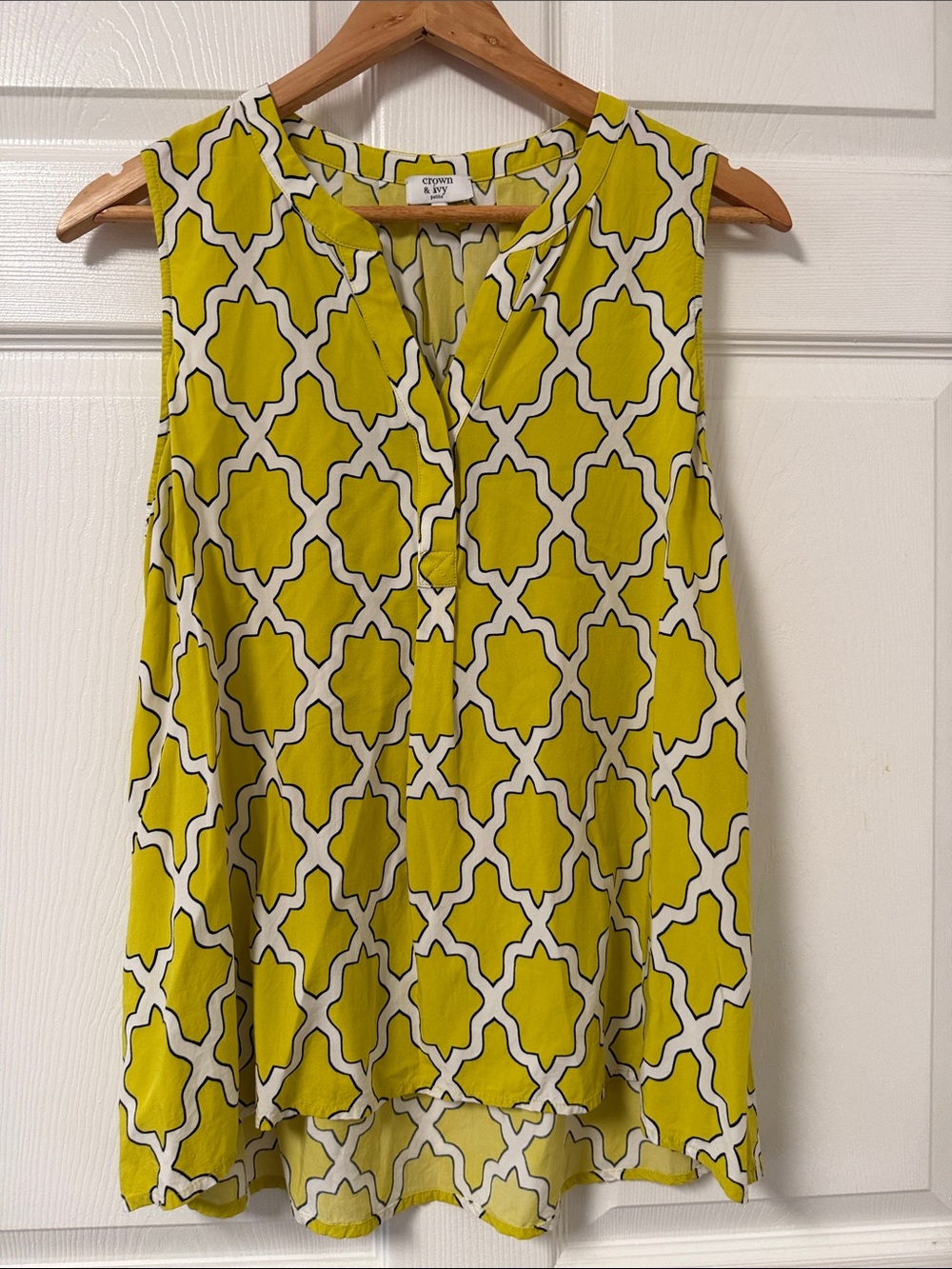 crown & ivy Yellow and White Geometric Sleeveless Blouse PXL petite.        4/16